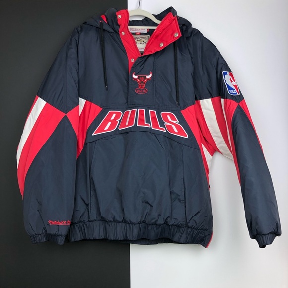 Mitchell & Ness Other - Large bulls jacket. Hardwood collection